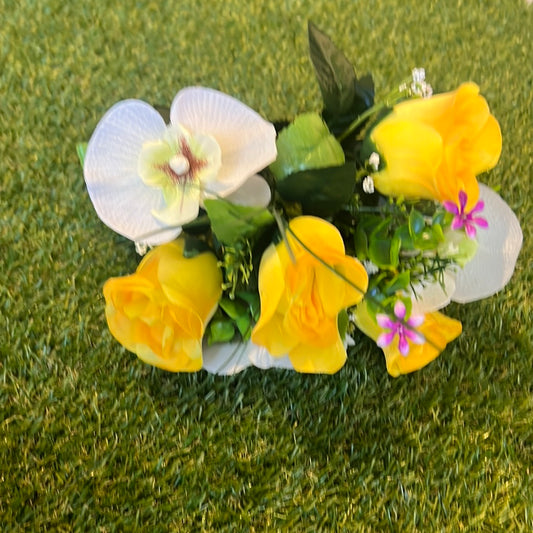 ORCHID ROSE MIX MINI BUNCH YELLOW