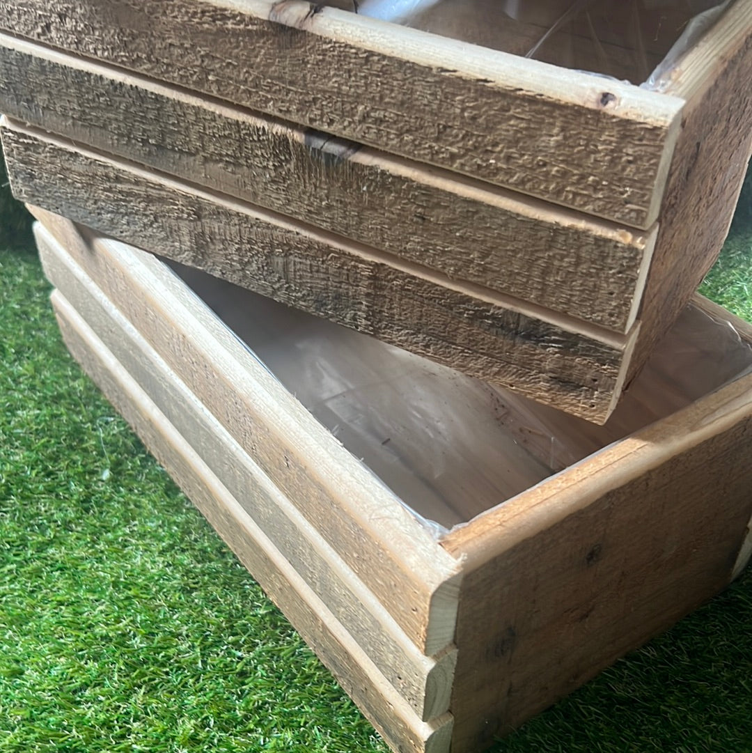 HEAVT DUTY SET 3 WOODEN PLANTERS