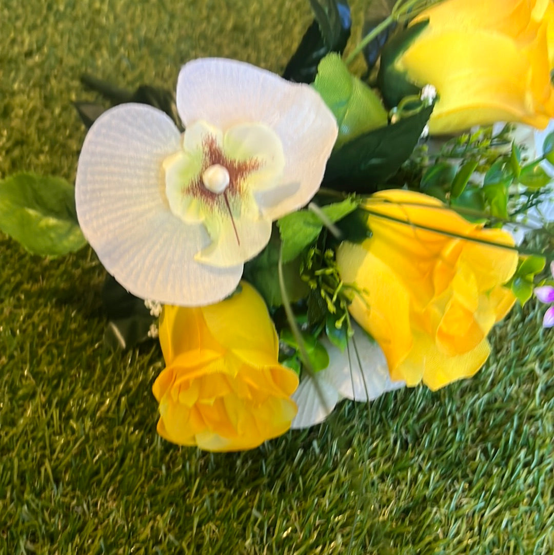 ORCHID ROSE MIX MINI BUNCH YELLOW