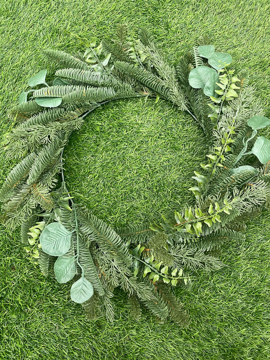 60cm MIXED FOLIAGE RUBBER / PLASTIC WREATH