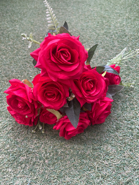 12 HEAD RED ROSE BUNCH