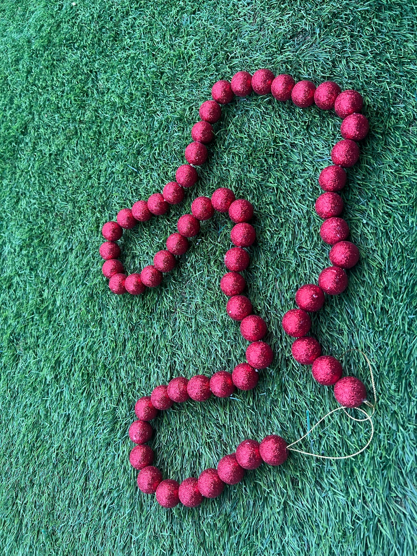 1.8 METRE GLITTER RED BALL GARLAND