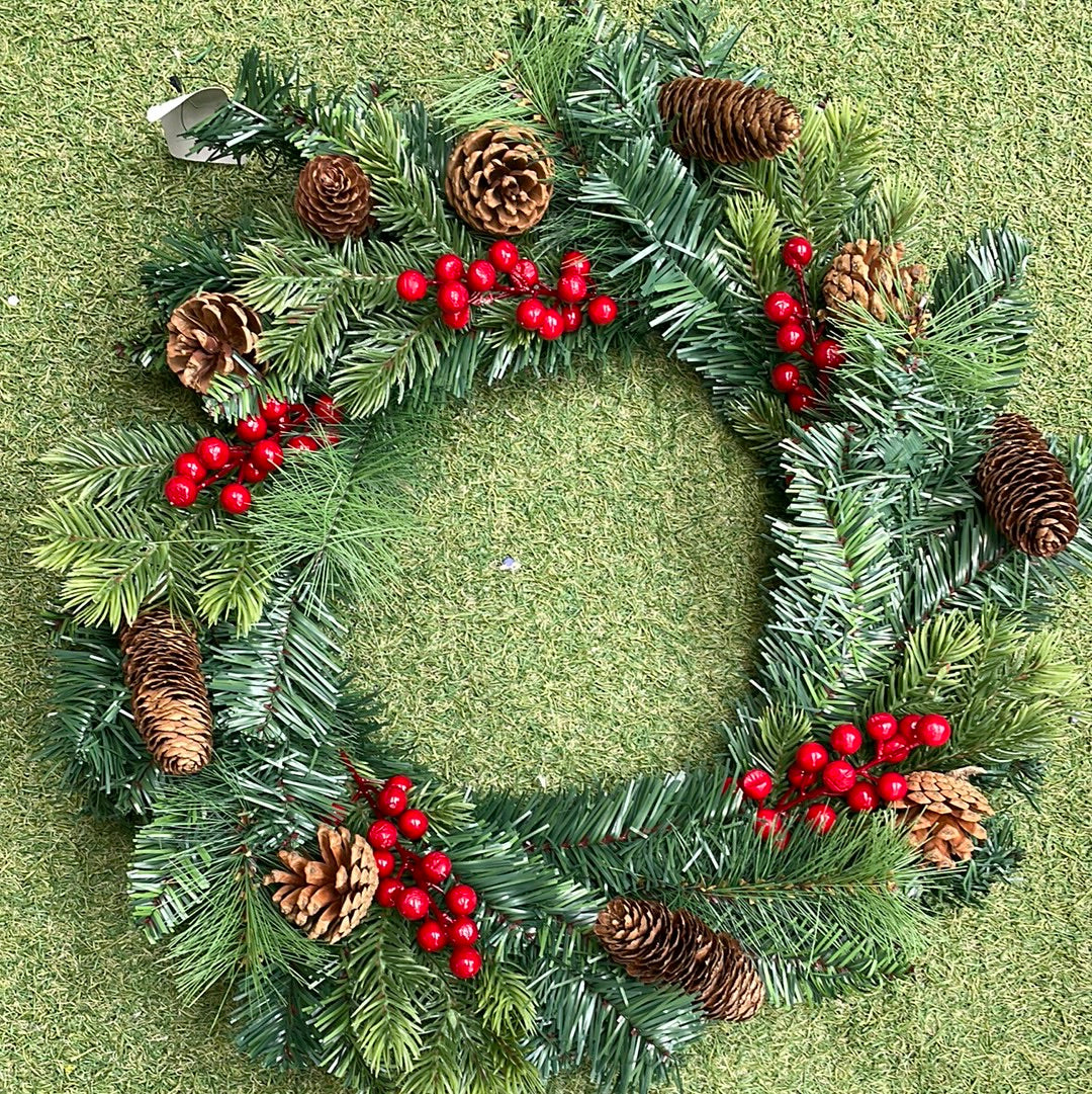 56cm SPRUCE PINE BERRIES WREATH