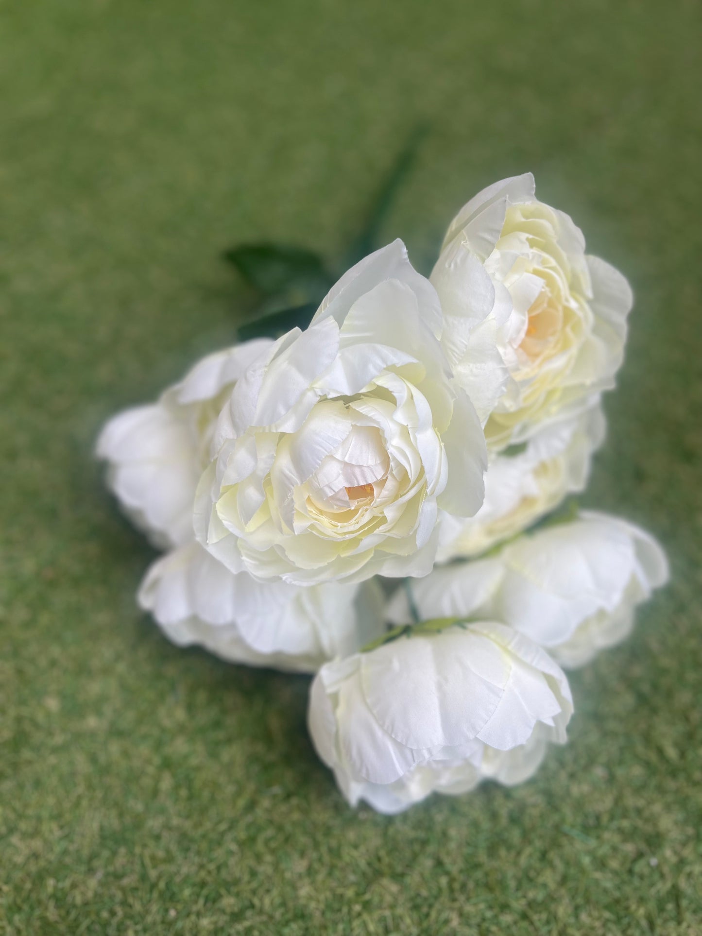 9 HEAD DELUXE PEONY BUNCH IVORY