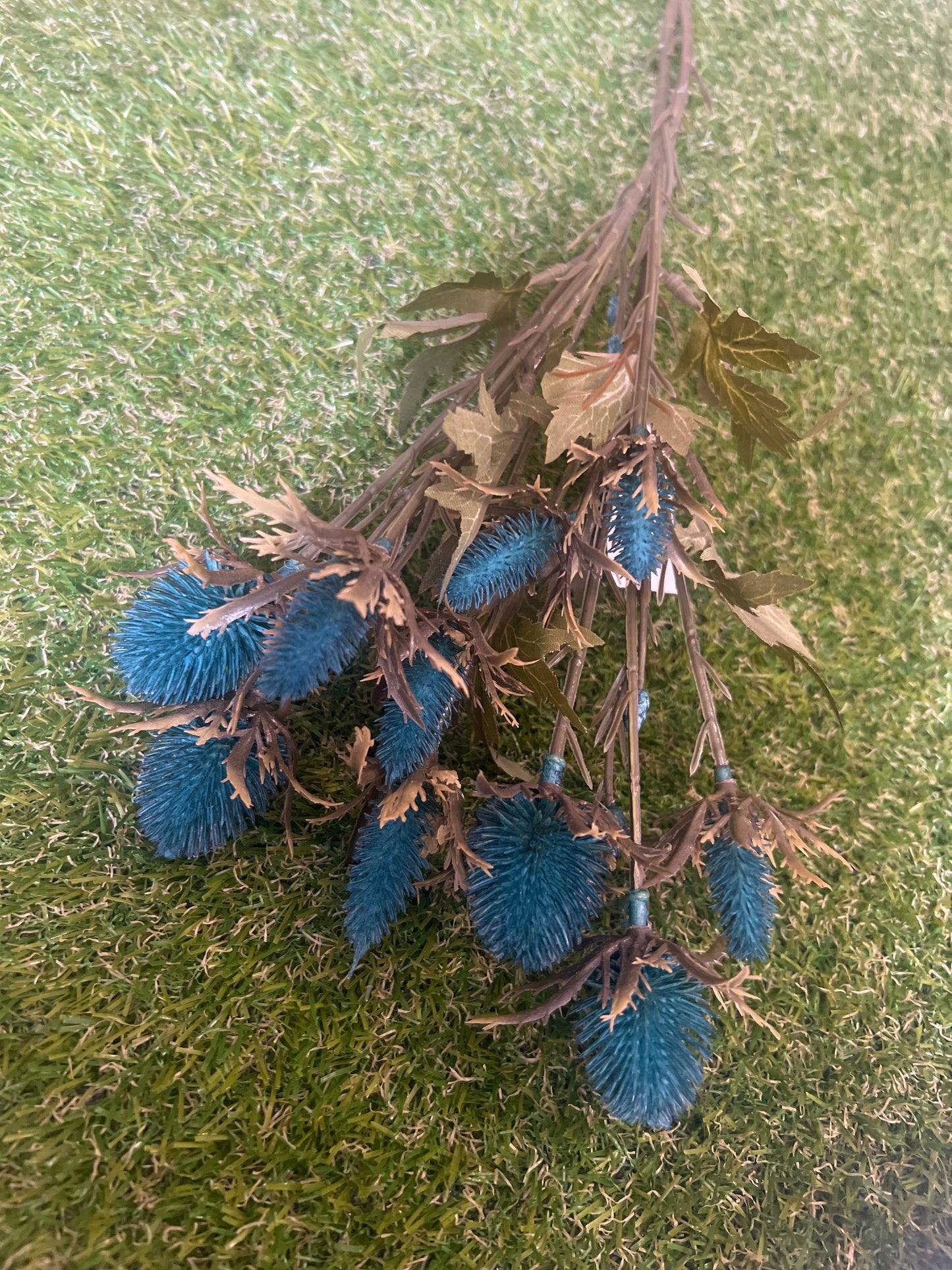 68cm SEA HOLLY BUNCH TEAL