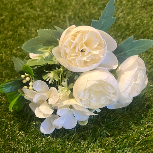 MINI RANUNCULUS HYDRANGEA BUNCH IVORY