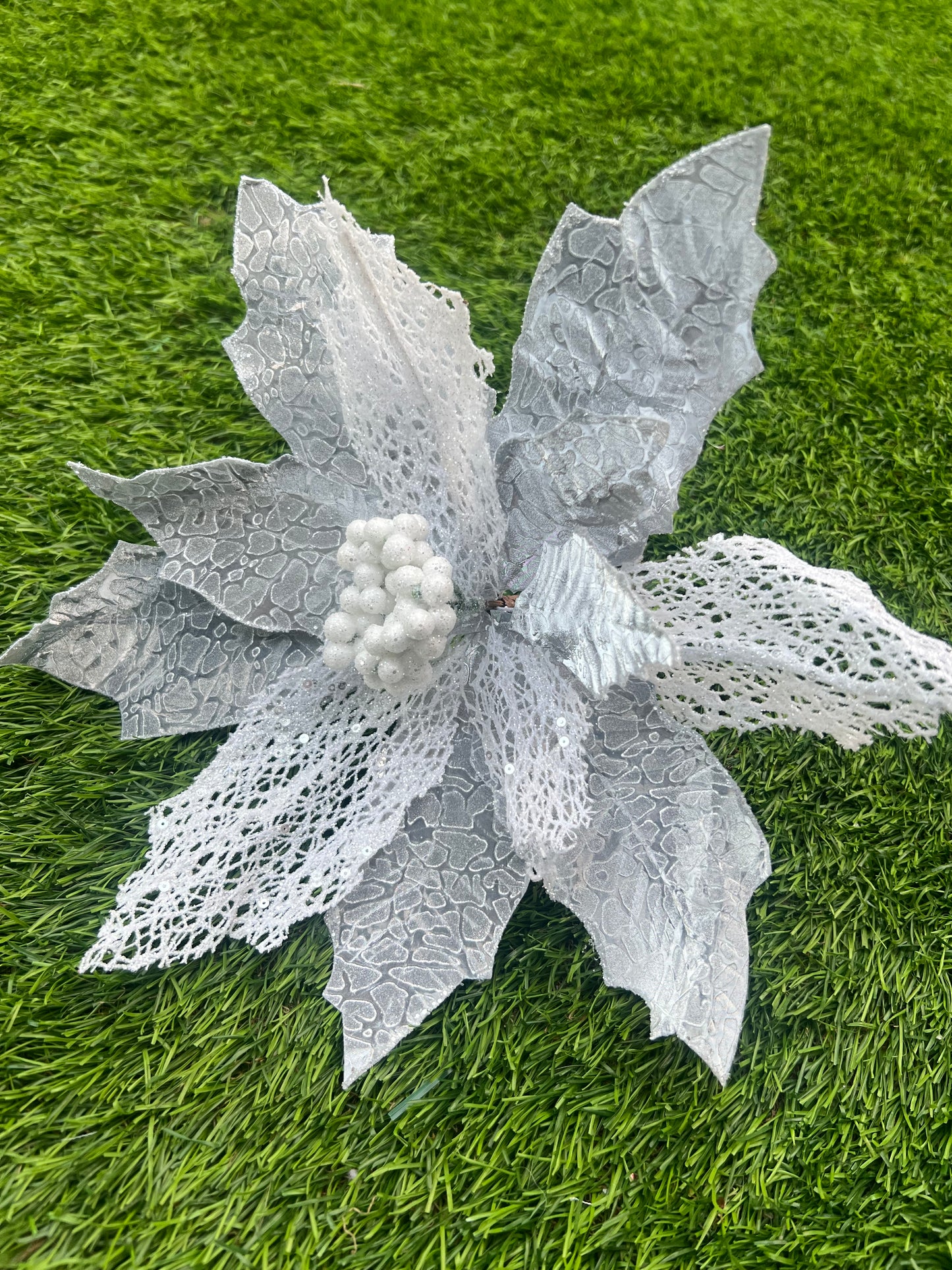 28cm OIL EFFECT POINSETTIA WHITE