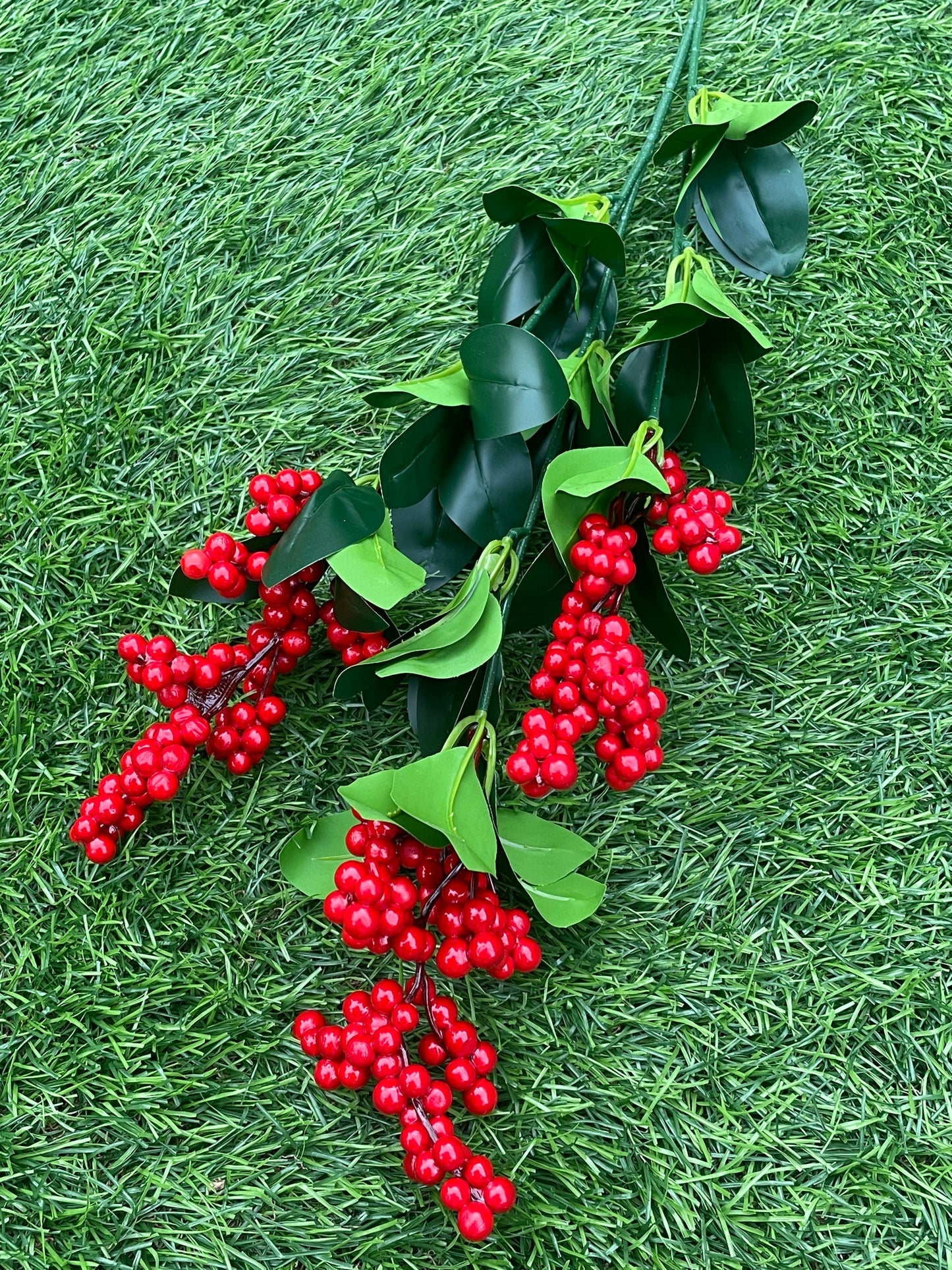 76cm CLUSTER BERRY DARK FOLIAGE BRANCH