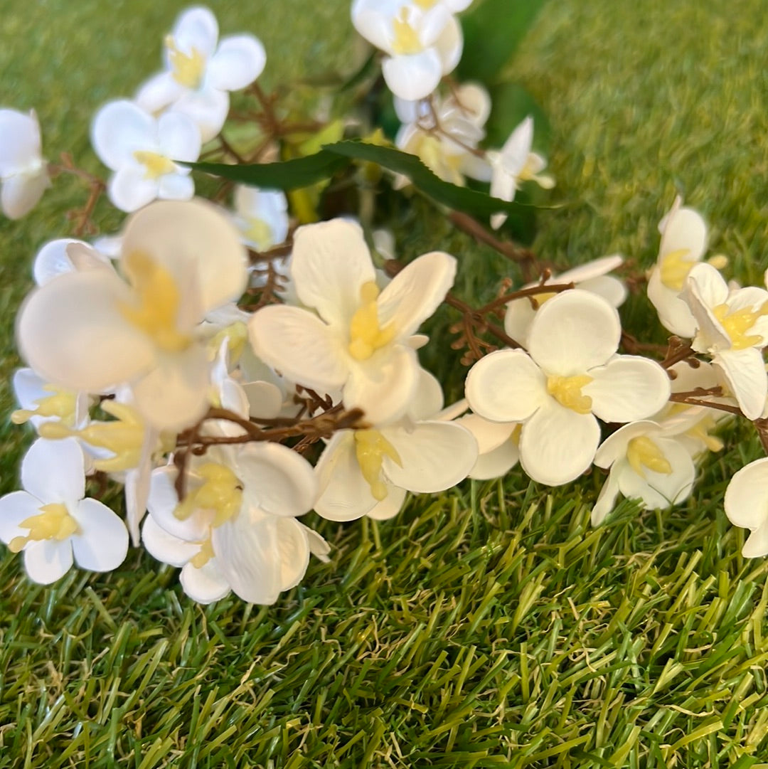 SOFT DAPHNE BLOSSOM BRANCH IVORY