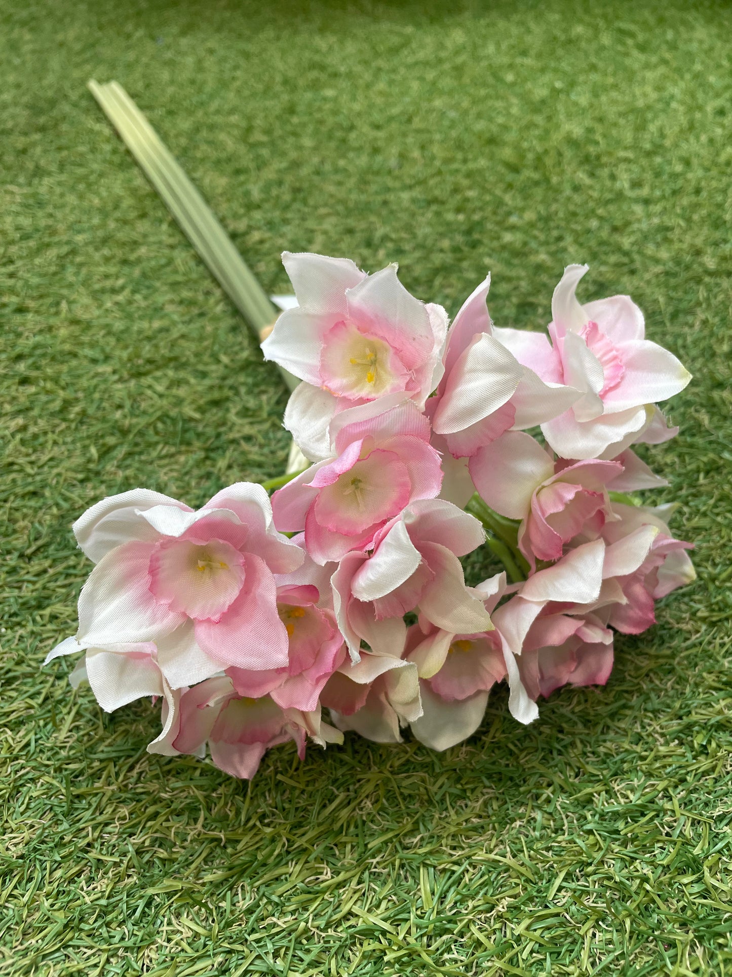 SILK NARCISSUS BUNCH PALE PINK