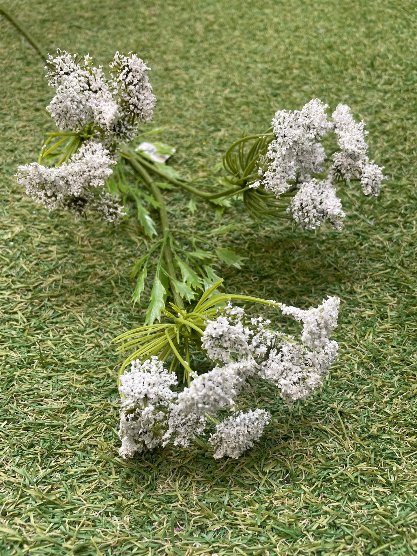 PLASTIC COW PARSLEY STEM WHITE