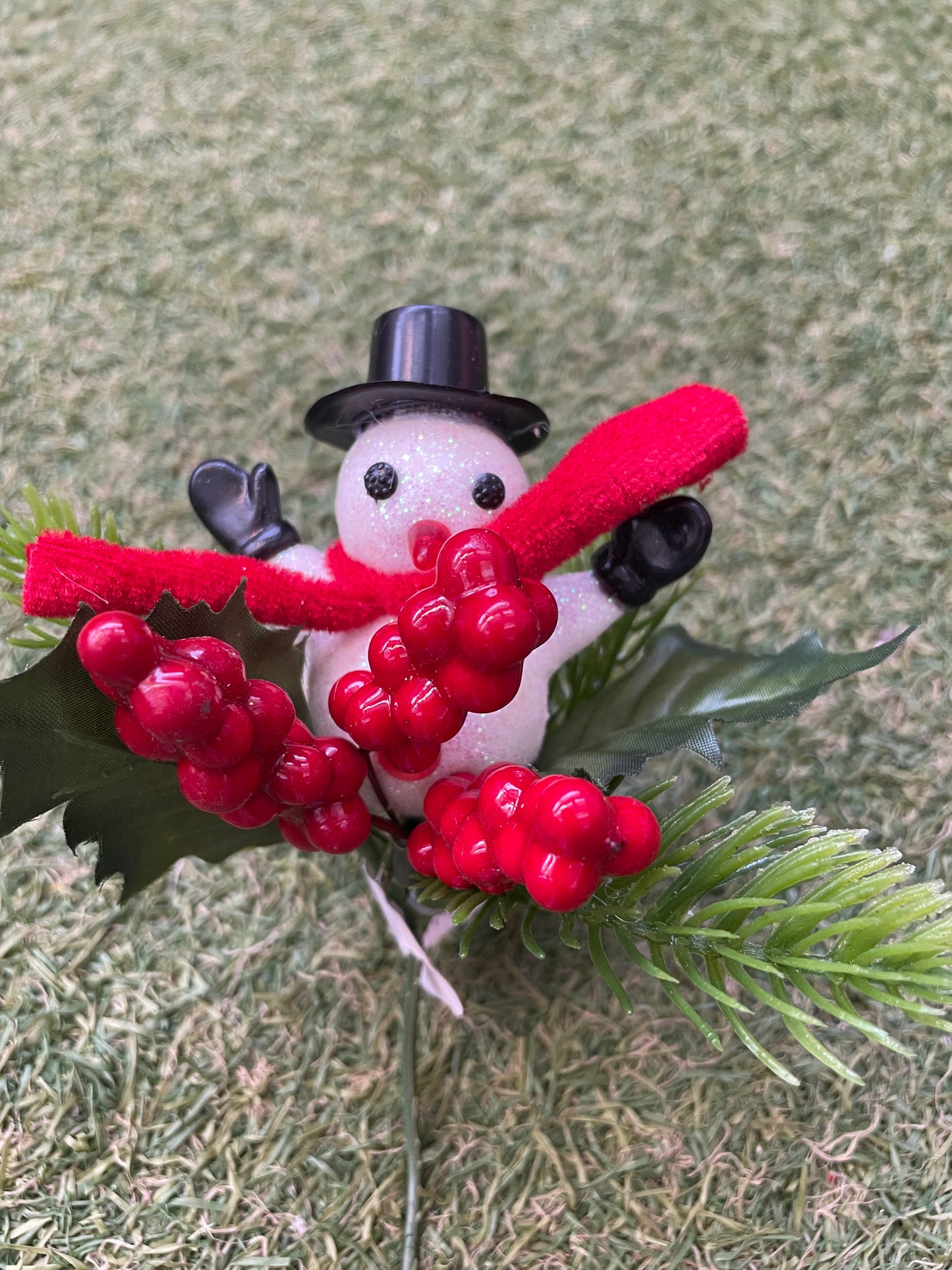 SNOWMAN BERRY SPRUCE PICK