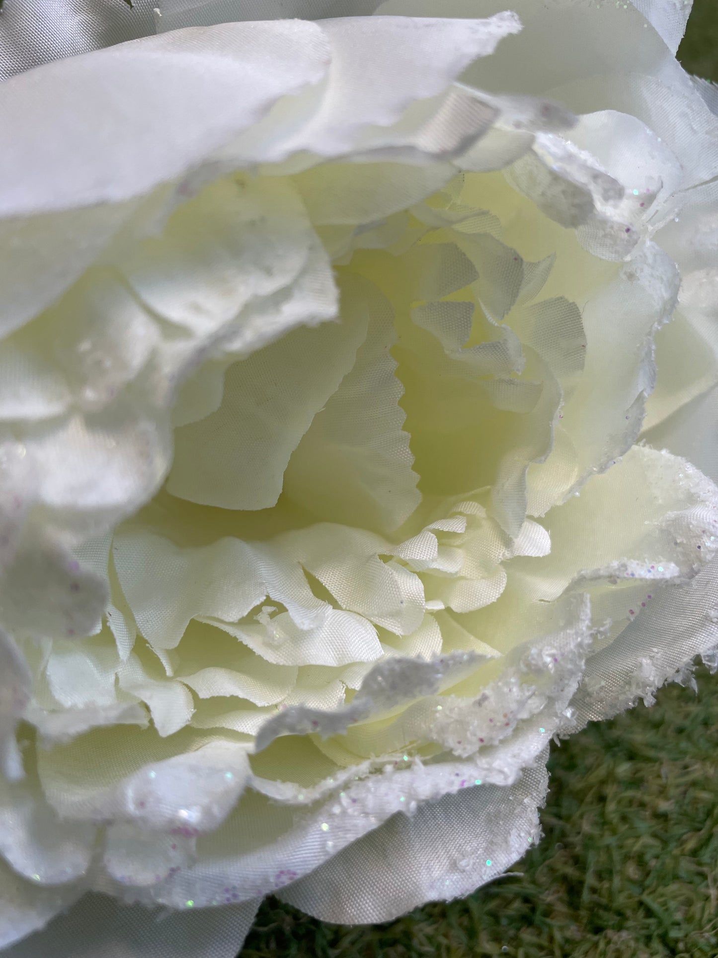 IVORY GLITTER GARDEN PEONY