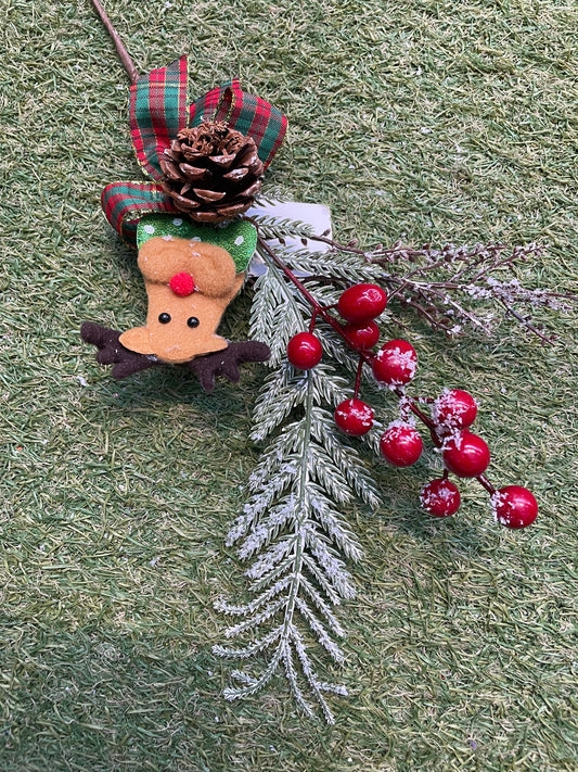 TD4302 CLEARANCE FOLIAGE BERRY REINDEER