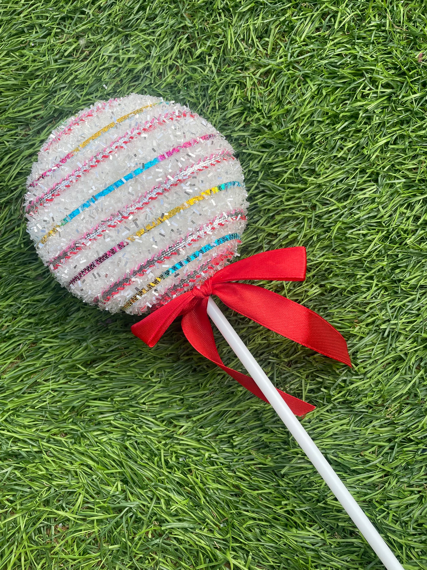 27cm WHITE CANDY GLITTER STRIPE LOLLIPOP