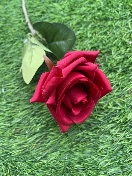 SINGLE DIAMOND ROSE RED