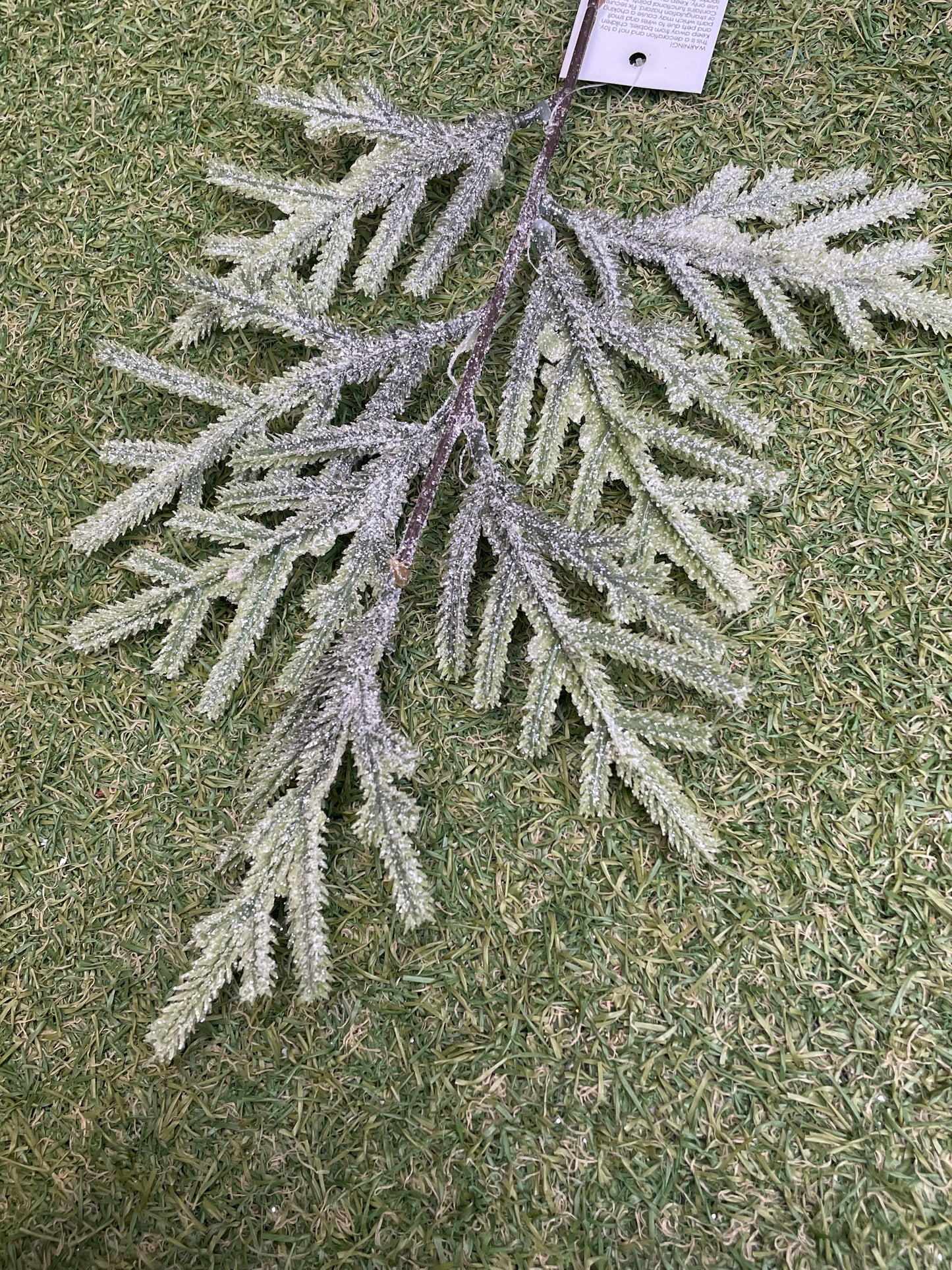 49cm SUPER FROSTED FIR STEM SINGLE