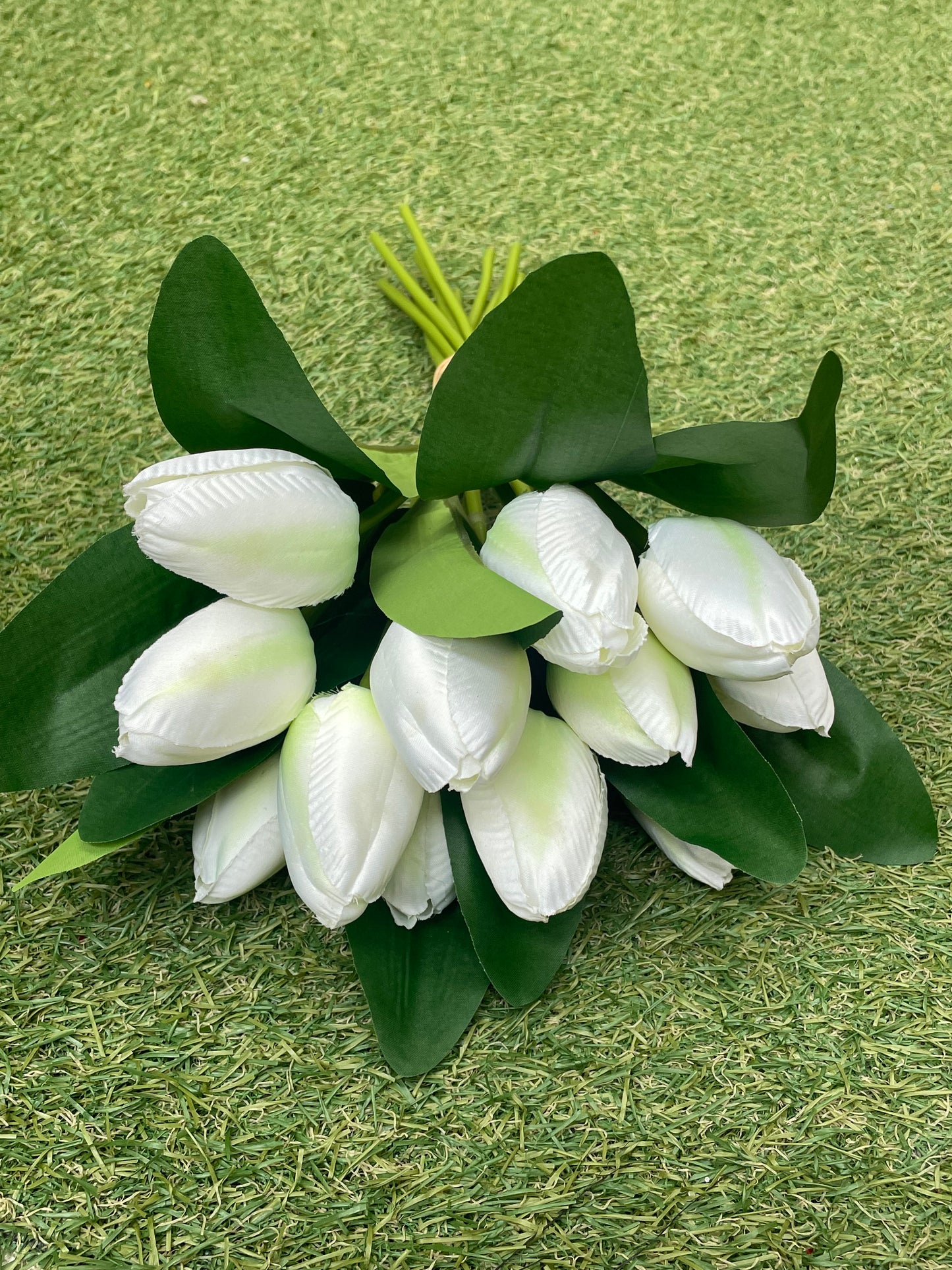 35cm IVORY TULIP BUNCH 12 HEAD