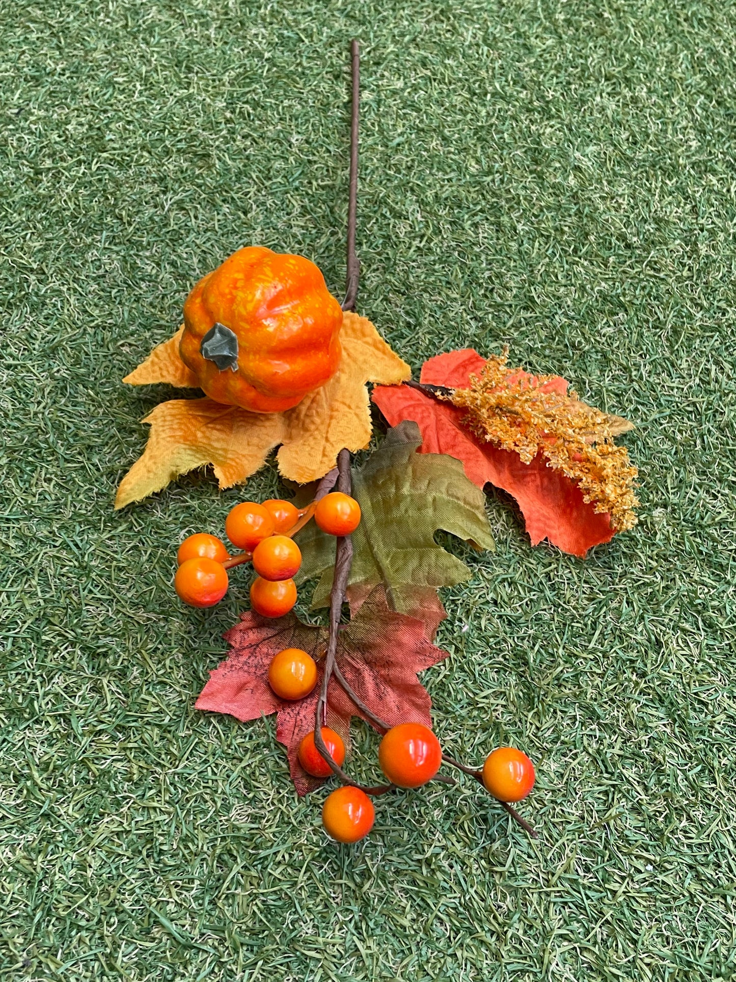 48cm MIX AUTUMN LEAVES WITH PUMPKIN ASTILBE BERRY