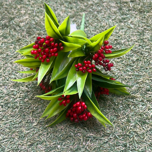 21cm RED CLUSTER BERRY WITH GRASS