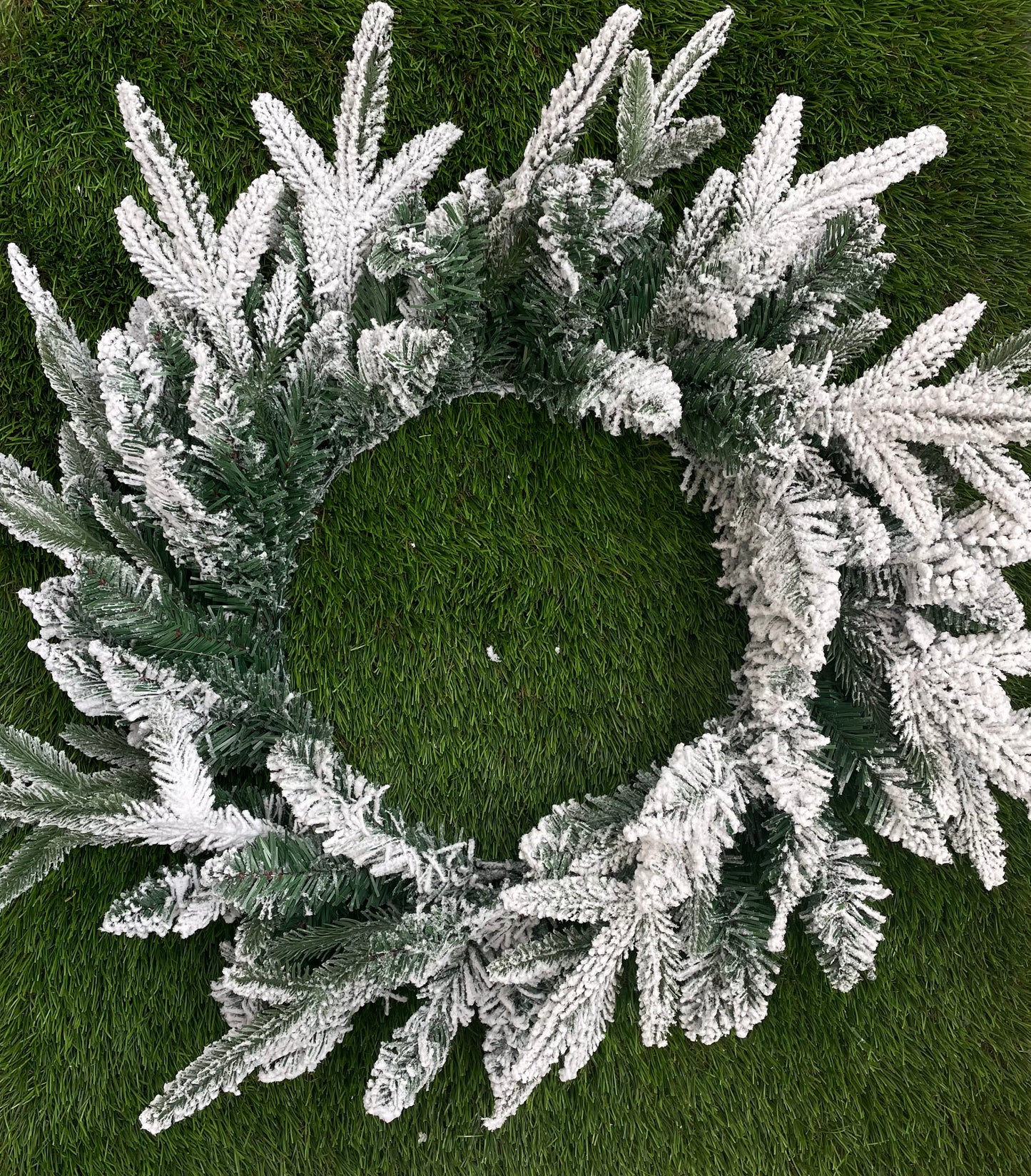 SNOWY PINE WREATH 60cm