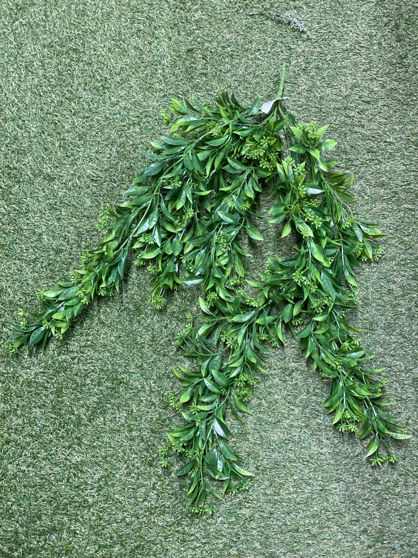 82cm GIANT TRAILING FOLIAGE