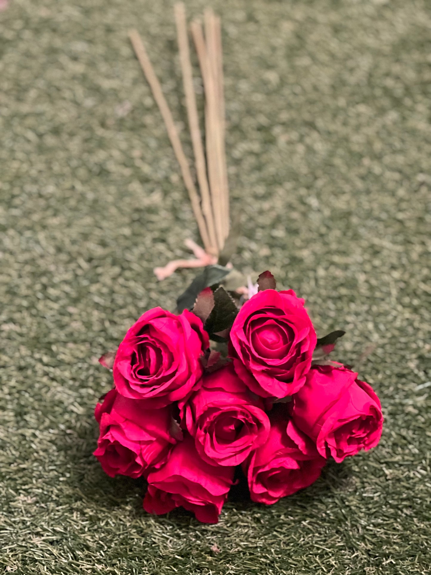 54cm RED LARGE ROSEBUD BUNDLE 7 HEAD