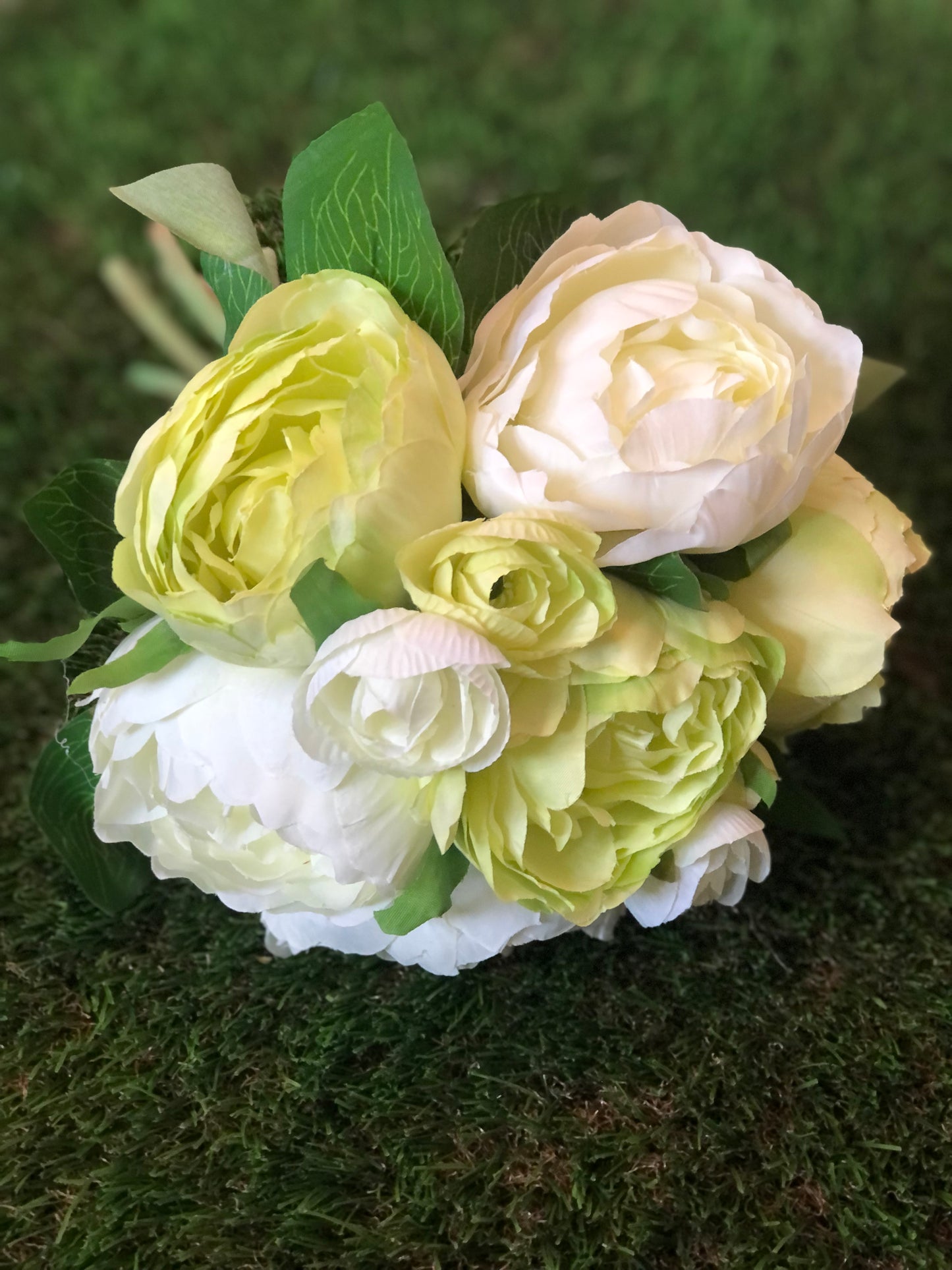 32cm PEONY BUNDLE GREEN