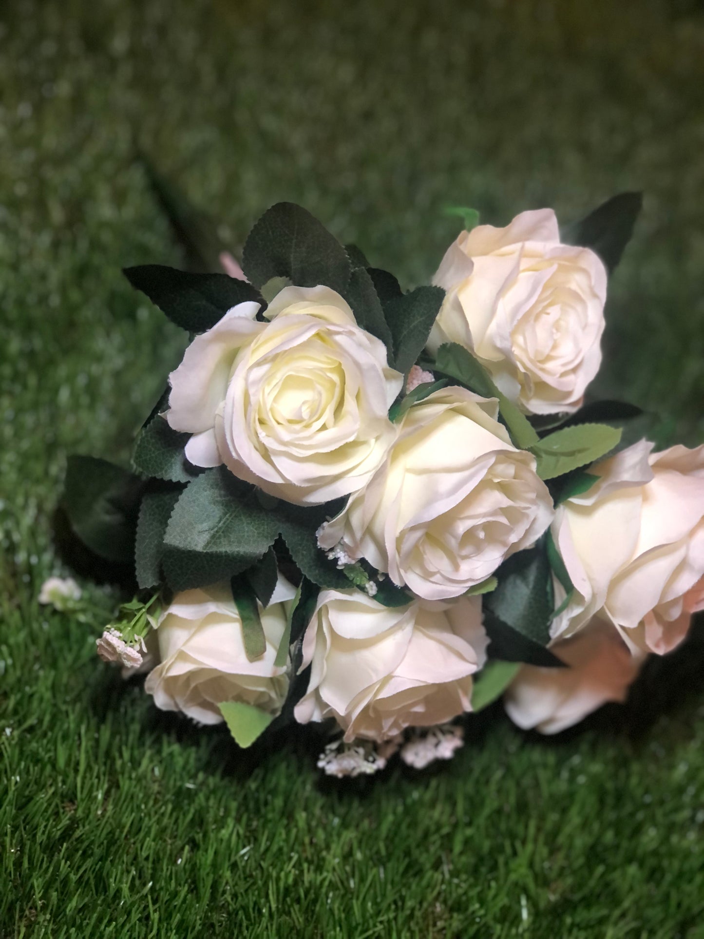 42cm 9 HEAD ROSE BUNCH WITH GYP IVORY