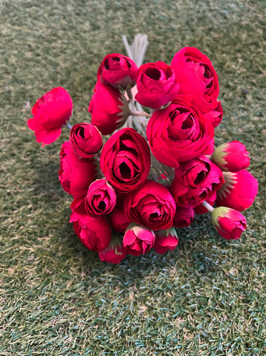 30cm RED MIXED SIZE RANUNCULUS BUNCH