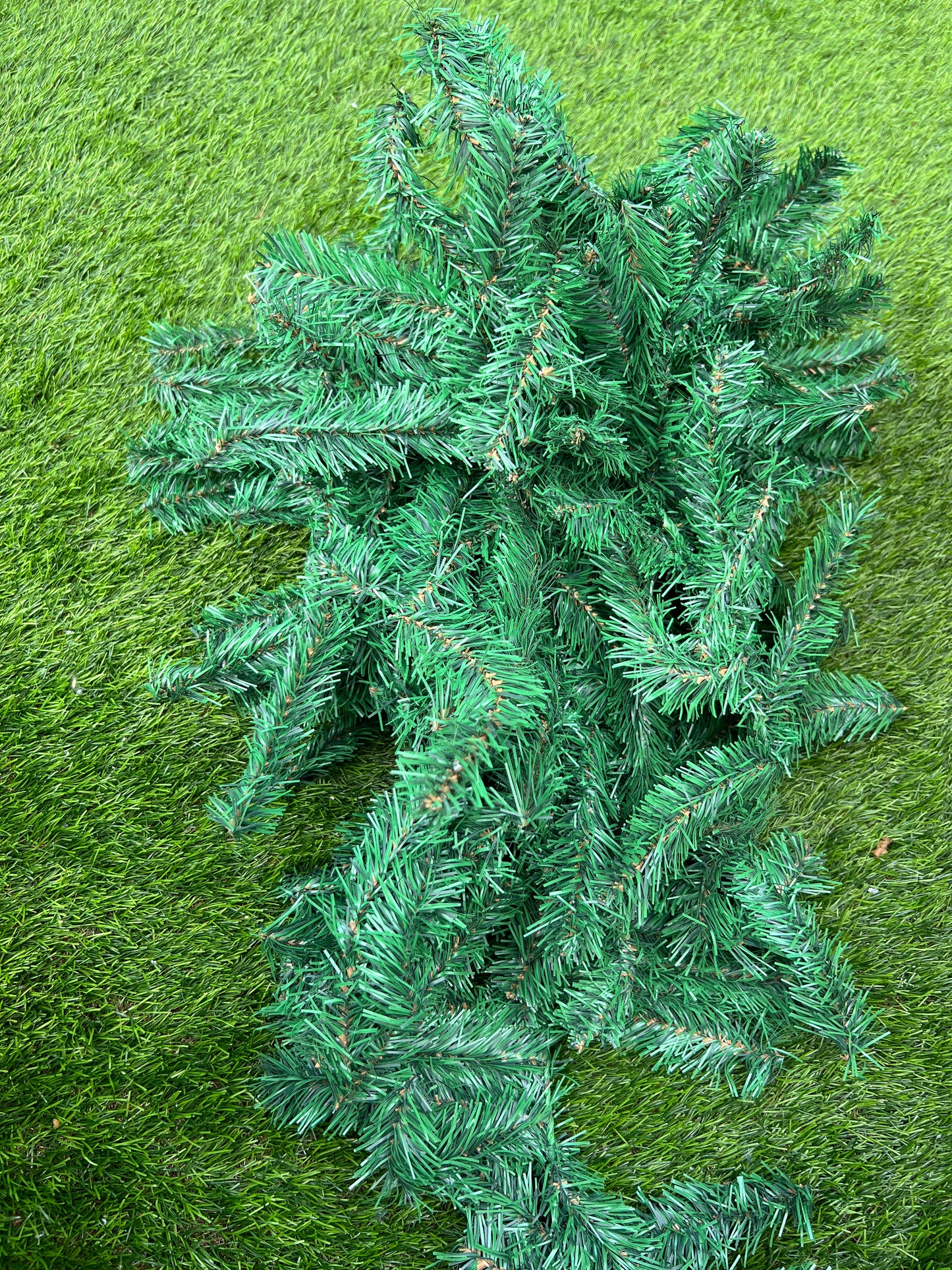 2.7METRE STANDARD SPRUCE GARLAND