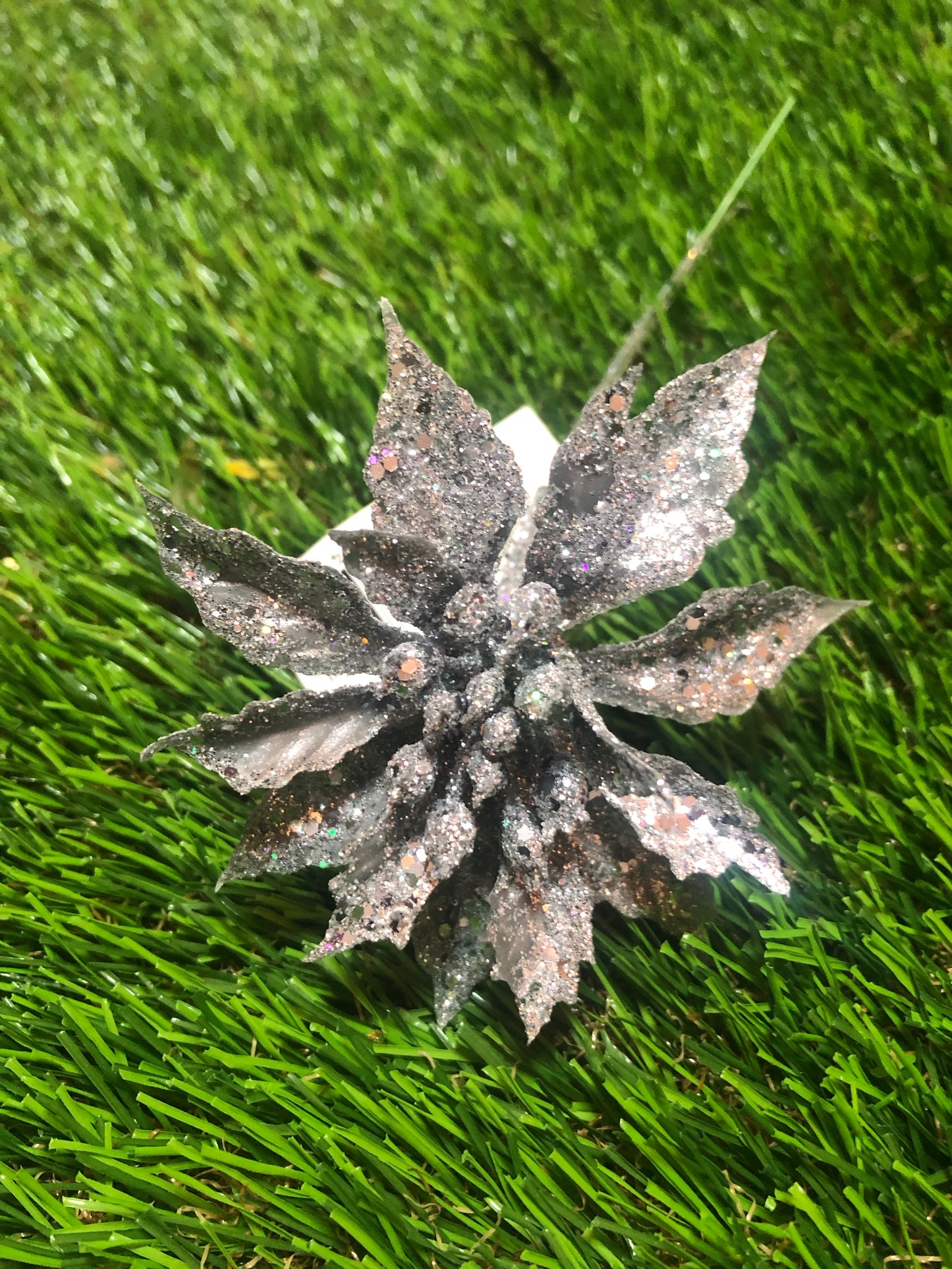 18cm GLITTER POINSETTIA PICK SILVER