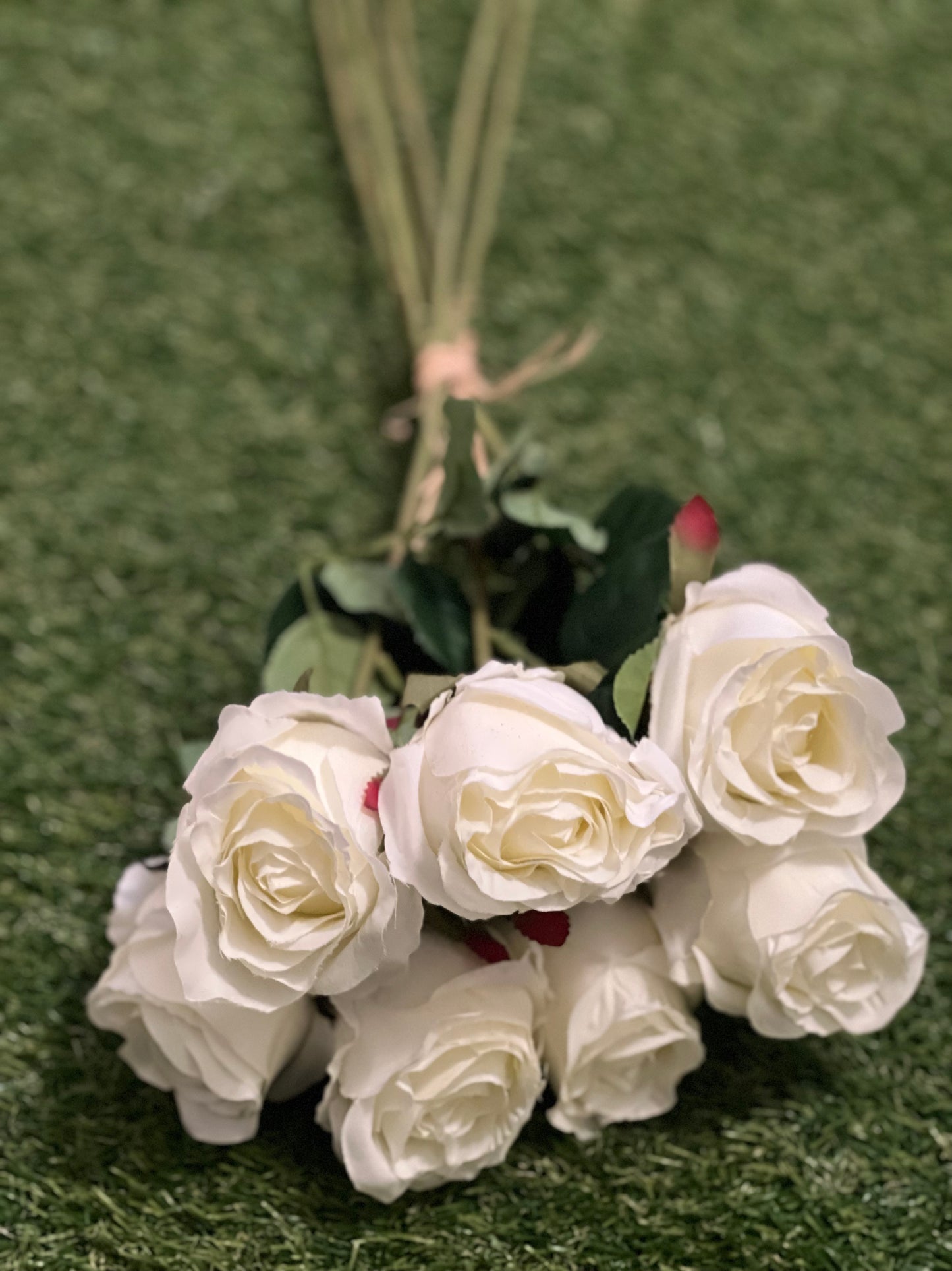 54cm IVORY LARGE ROSEBUD BUNDLE 7 HEAD