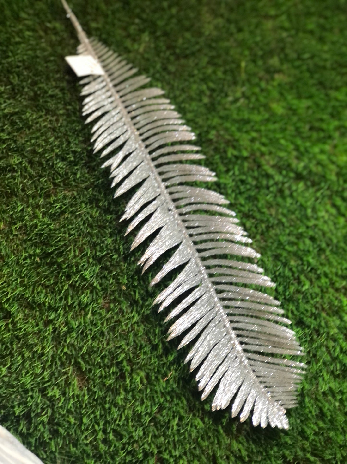 60cm GLITTER LARGE FERN SILVER