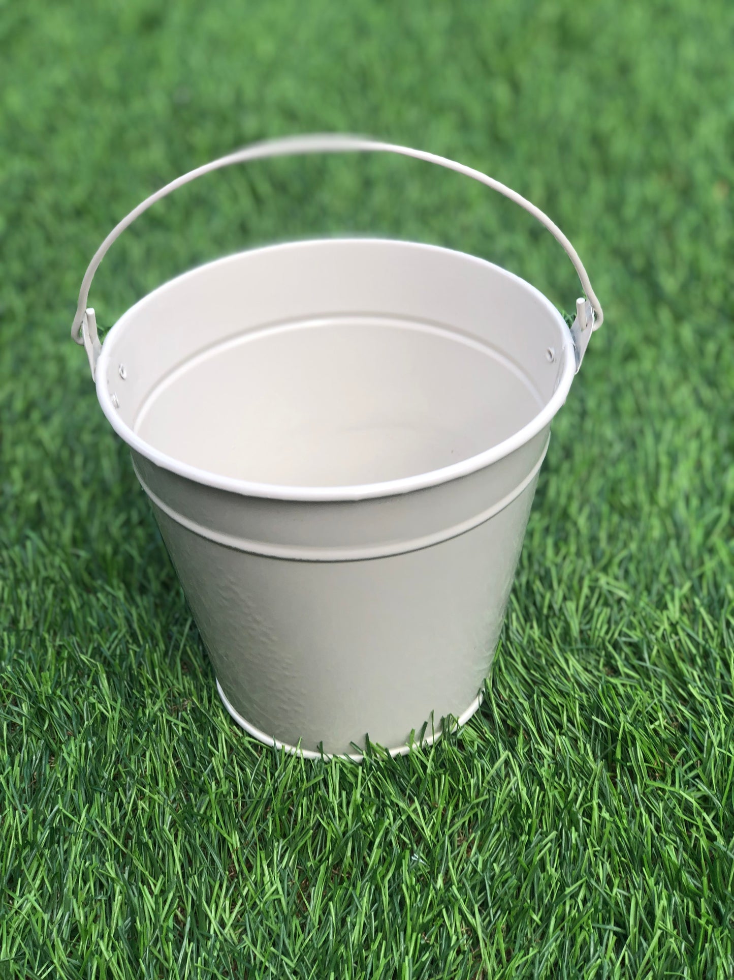 METAL BUCKET IVORY 13cm