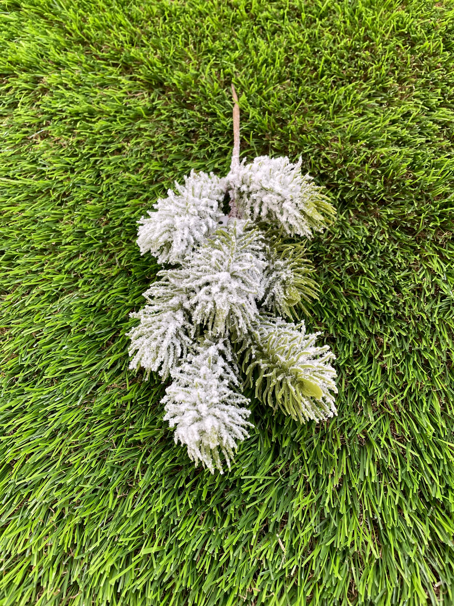 28cm GREEN SNOWY GLITTERED SPRUCE SPRAY