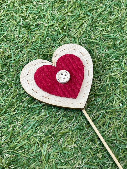 RED PATTERN WOODEN HEART BUTTON PICK