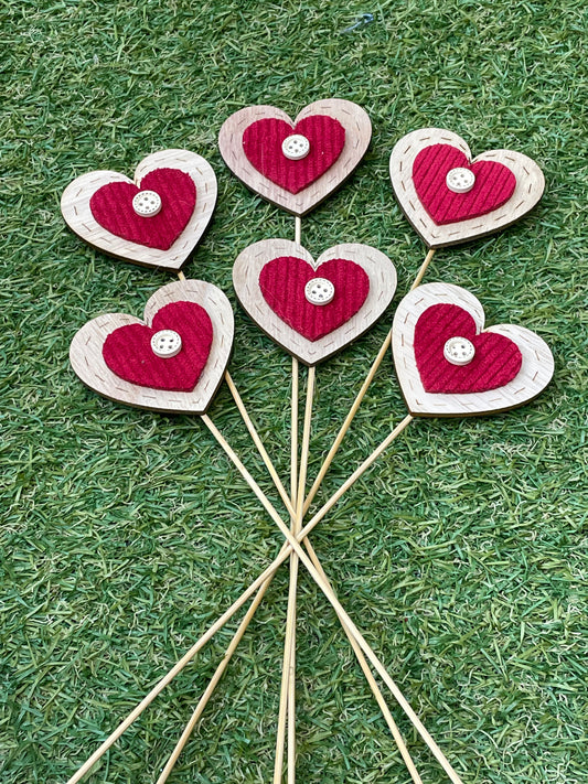 RED PATTERN WOODEN HEART BUTTON PICK