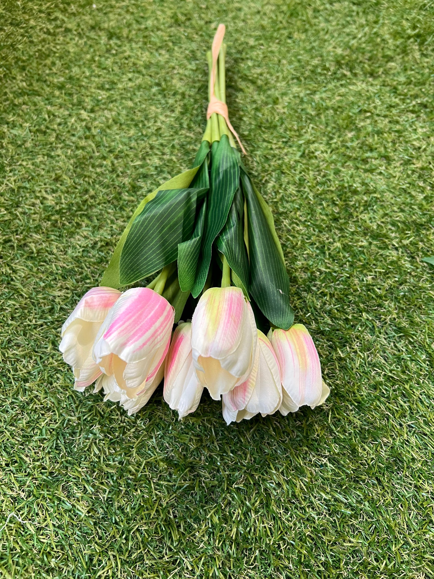 TULIP BUNCH IVORY