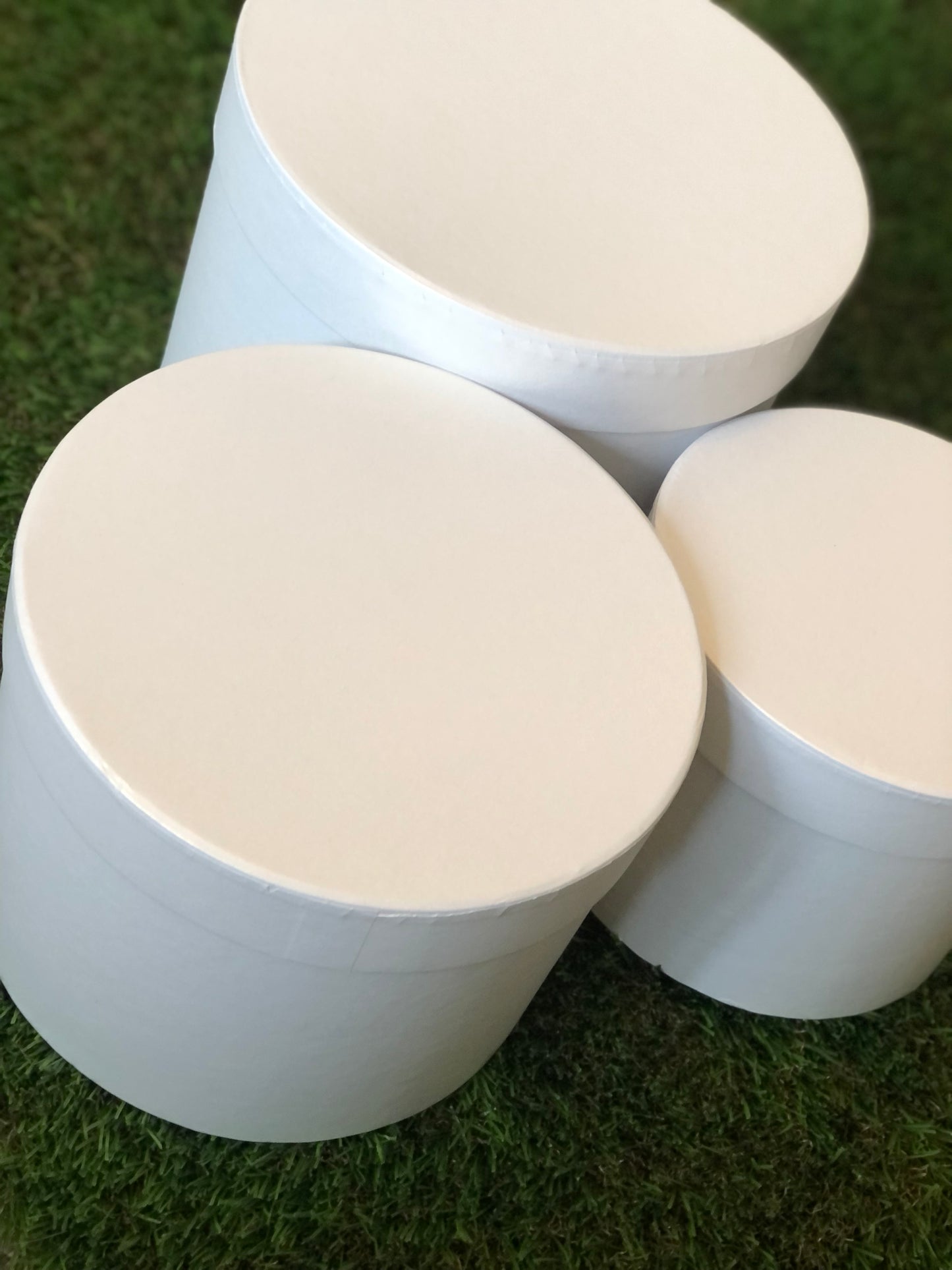 WHITE HAT BOX SET OF 3