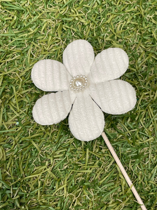 IVORY PATTERN MATERIAL FLOWER WITH PEARL PICKS PK 6