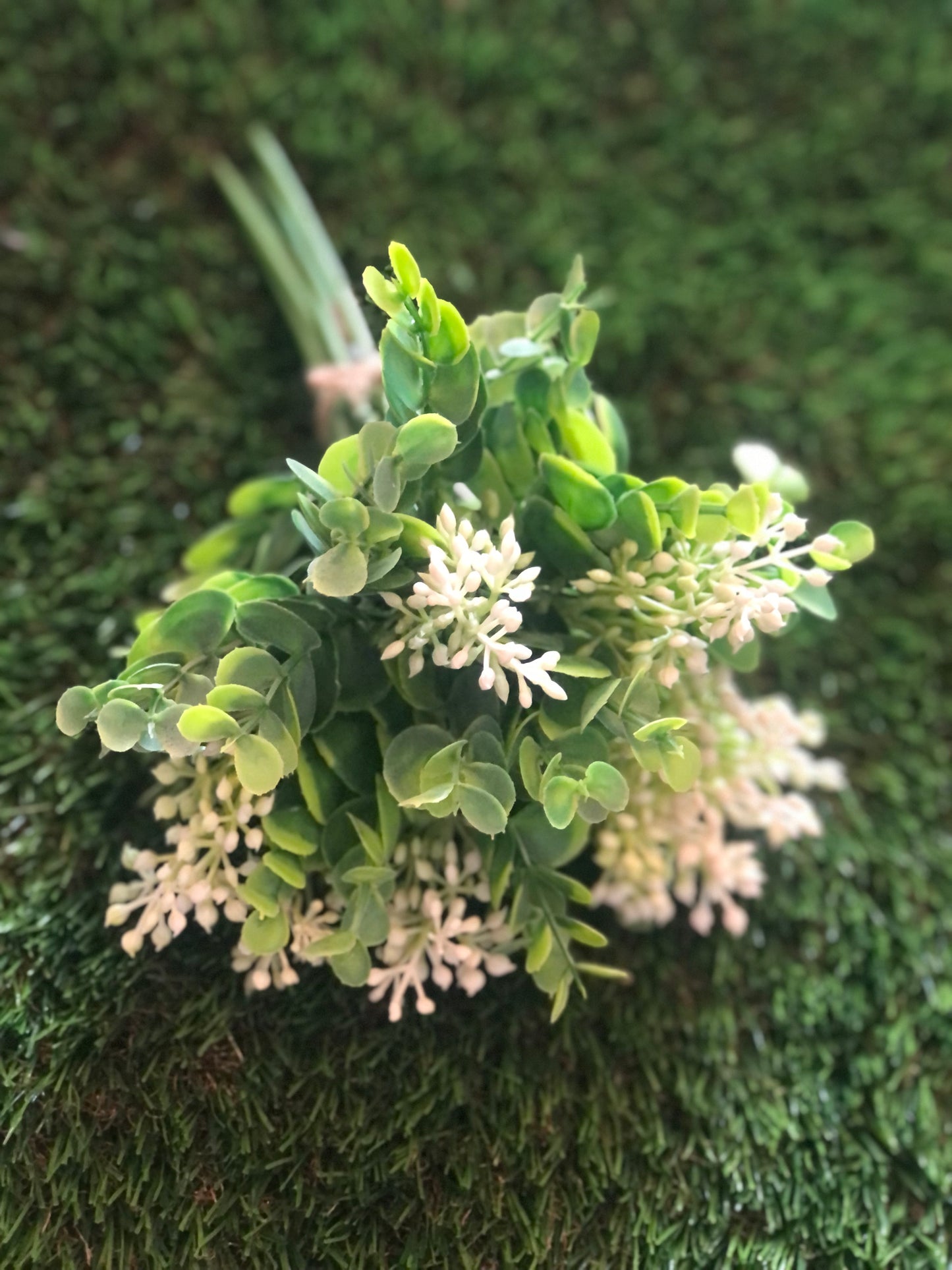 28cm MIXED BERRY & EUCALYPTUS BUNCH WHITE/GREEN