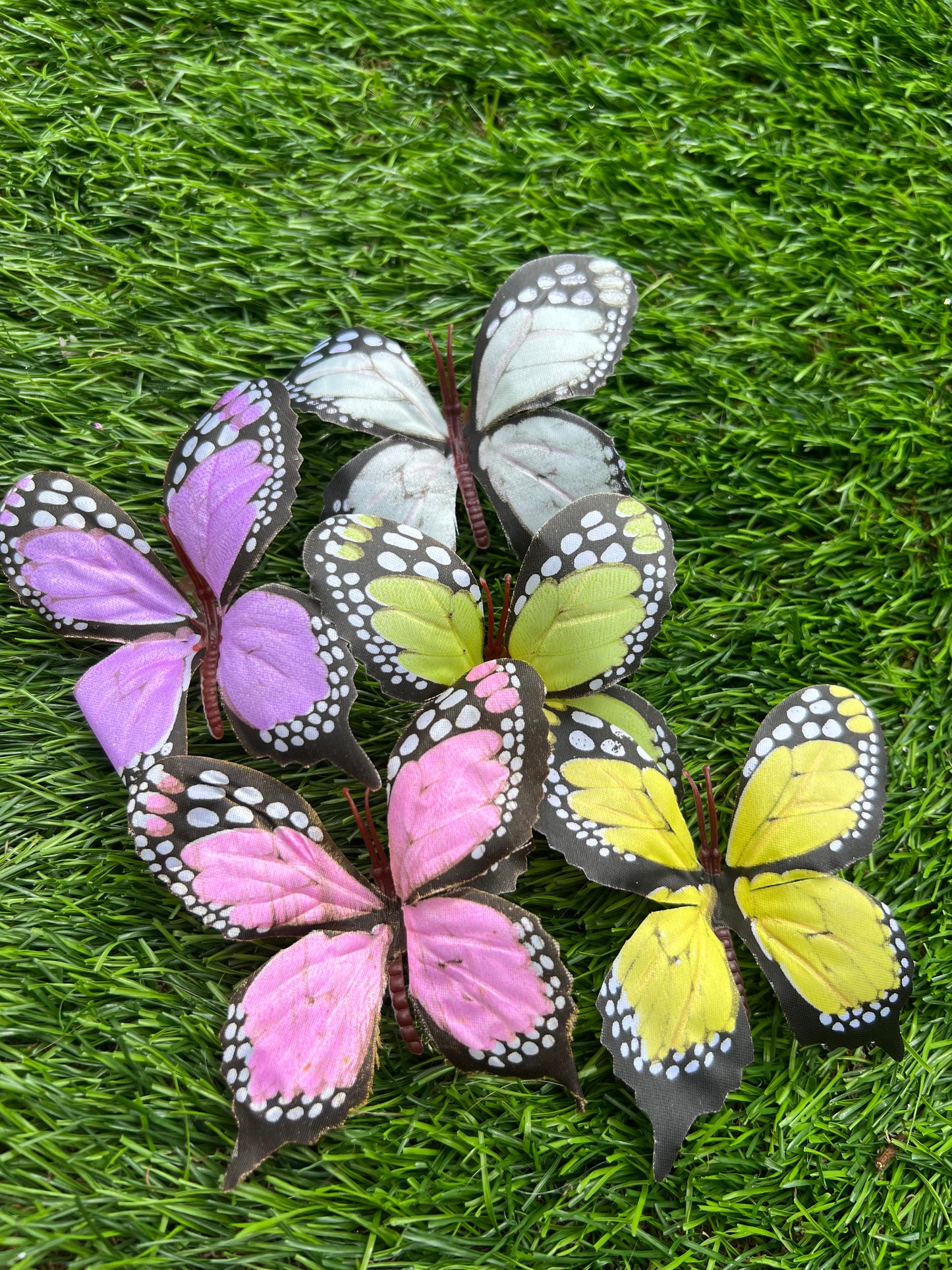 PK10 SMALL BUTTERFLIES (2 EACH COLOUR)