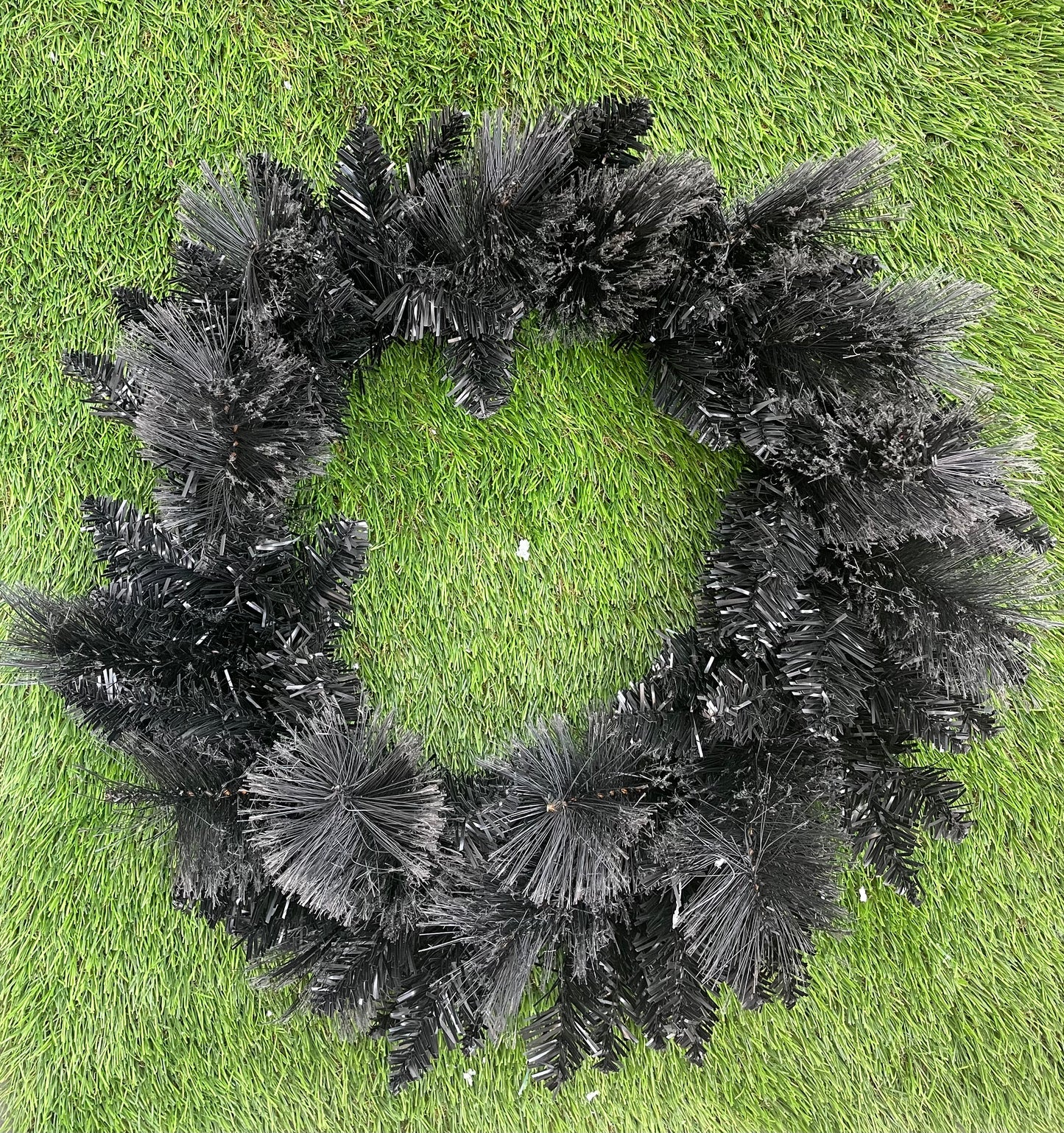 SPRUCE PINE BLACK WREATH 50cm