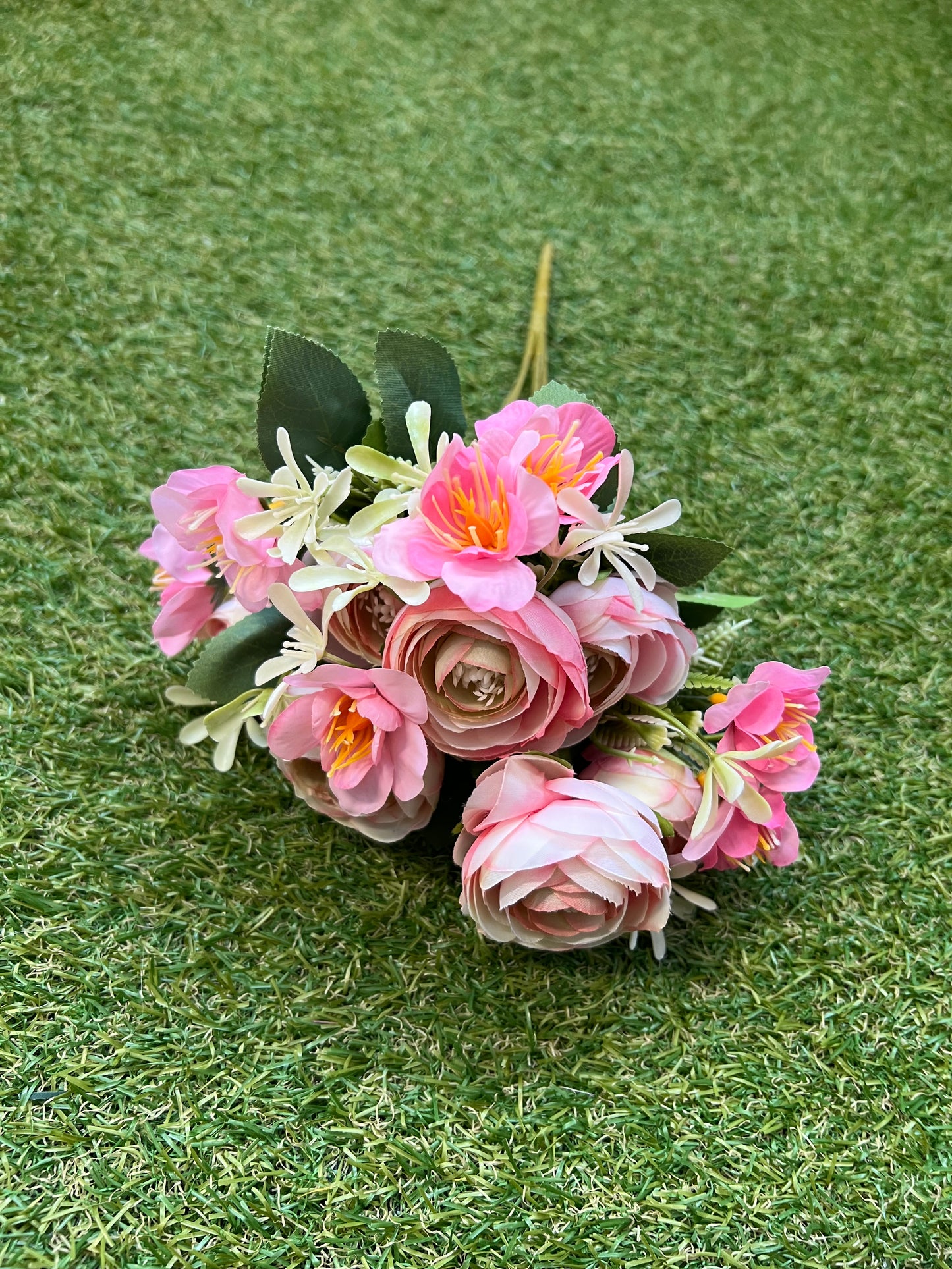 39cm MIXED RANUNCULUS BUNCH FOLIAGE PINK