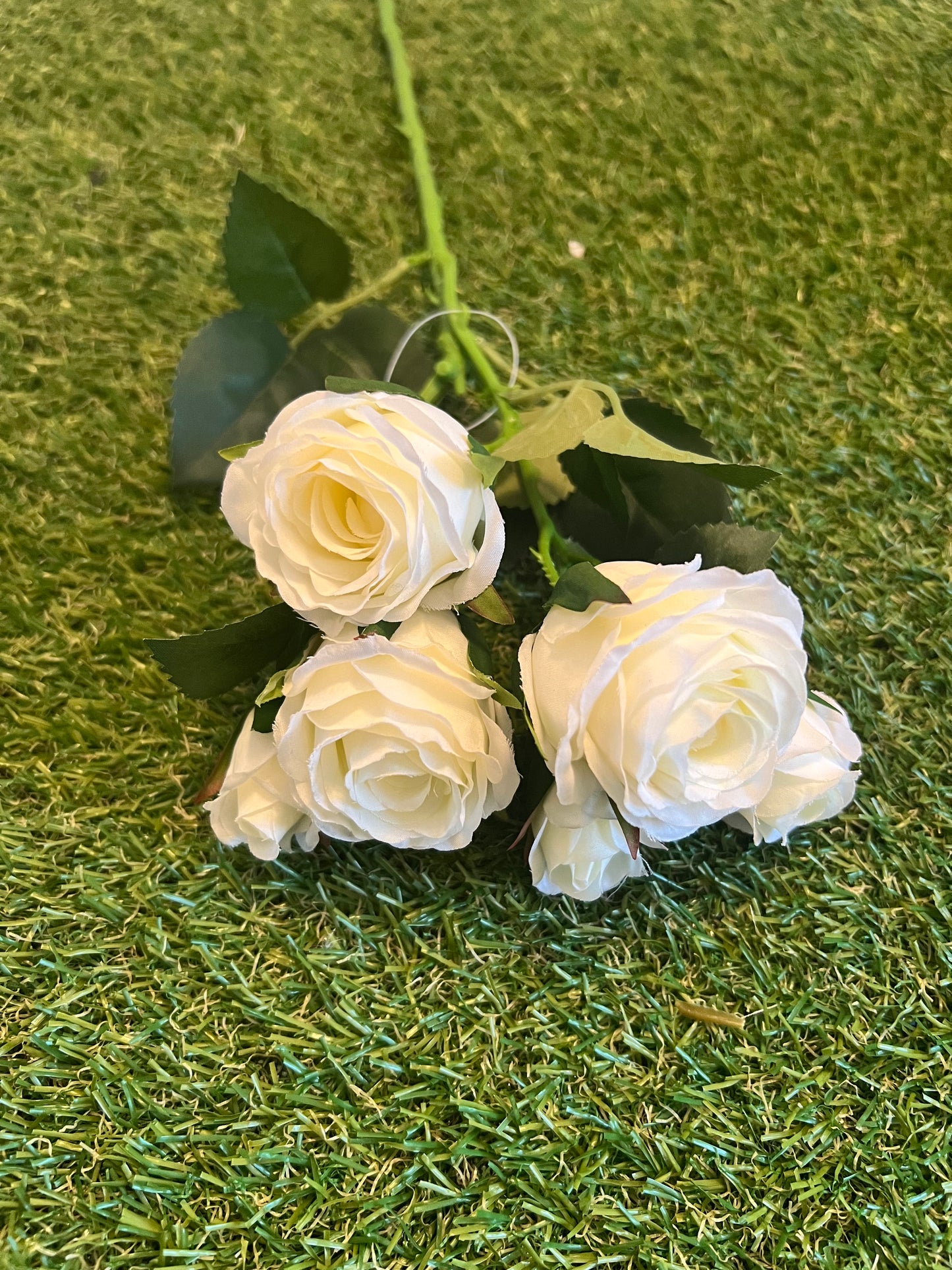 48cm ROSE & BUD SPRAY IVORY