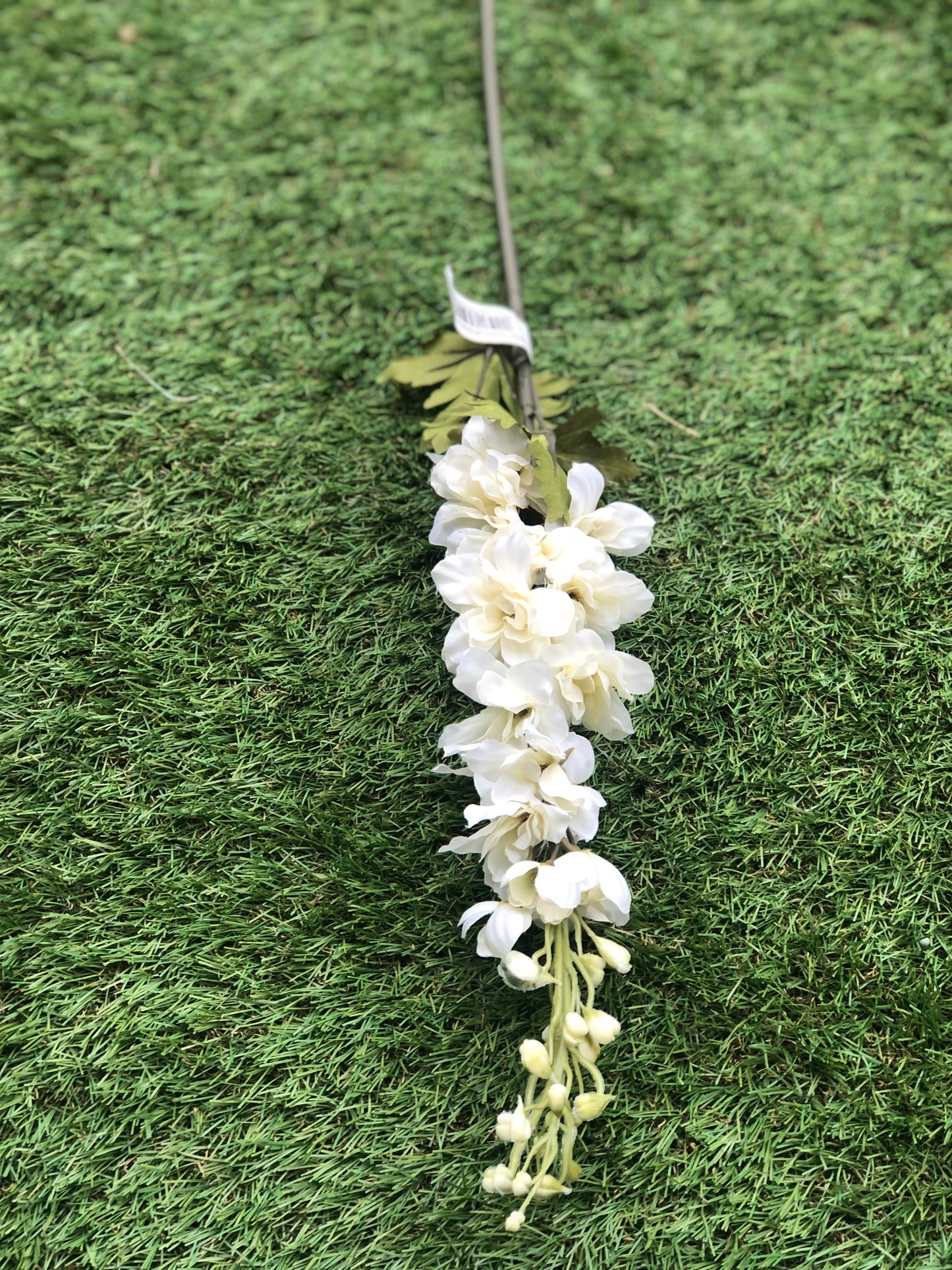 79cm DELPHINIUM SPRAY IVORY