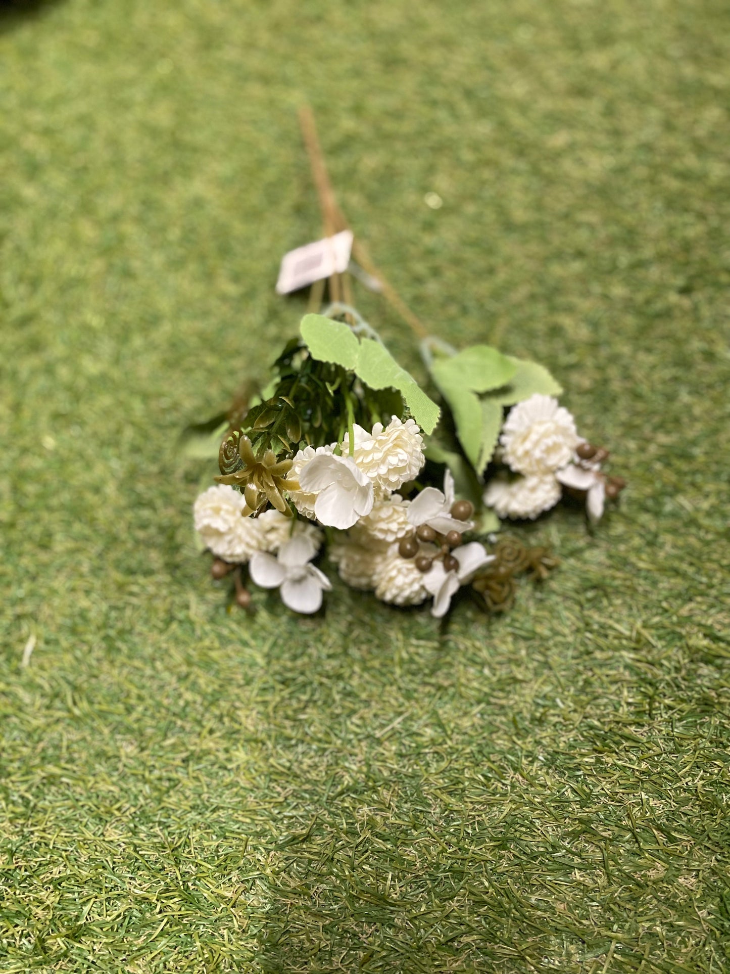 32CM MINI CHRYSANTHEMUM BUSH IVORY