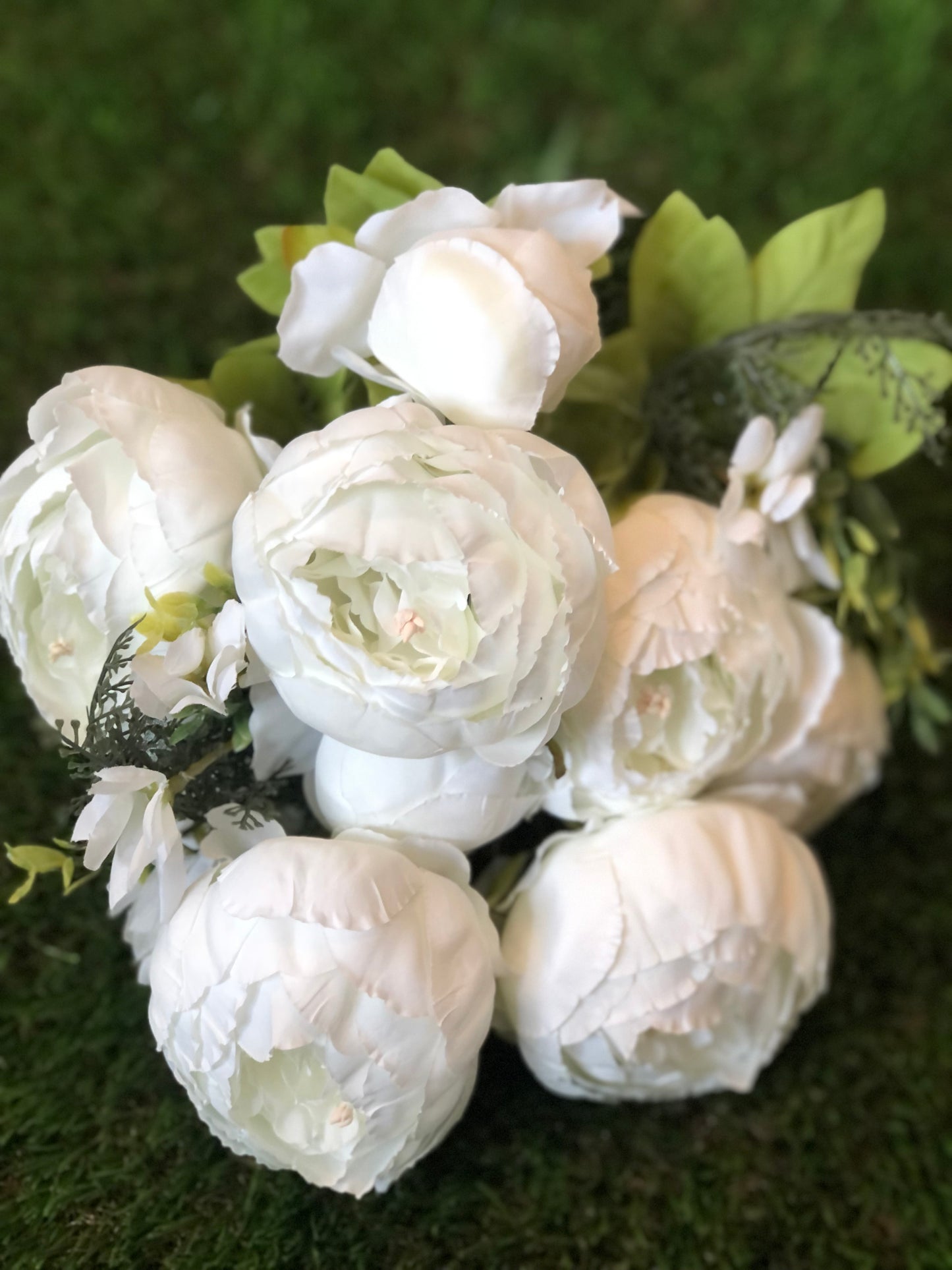 49cm DELUXE PEONY BUNCH IVORY