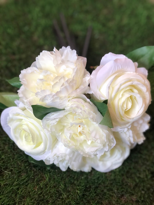 MIXED ROSE & PEONY BUNCH IVORY